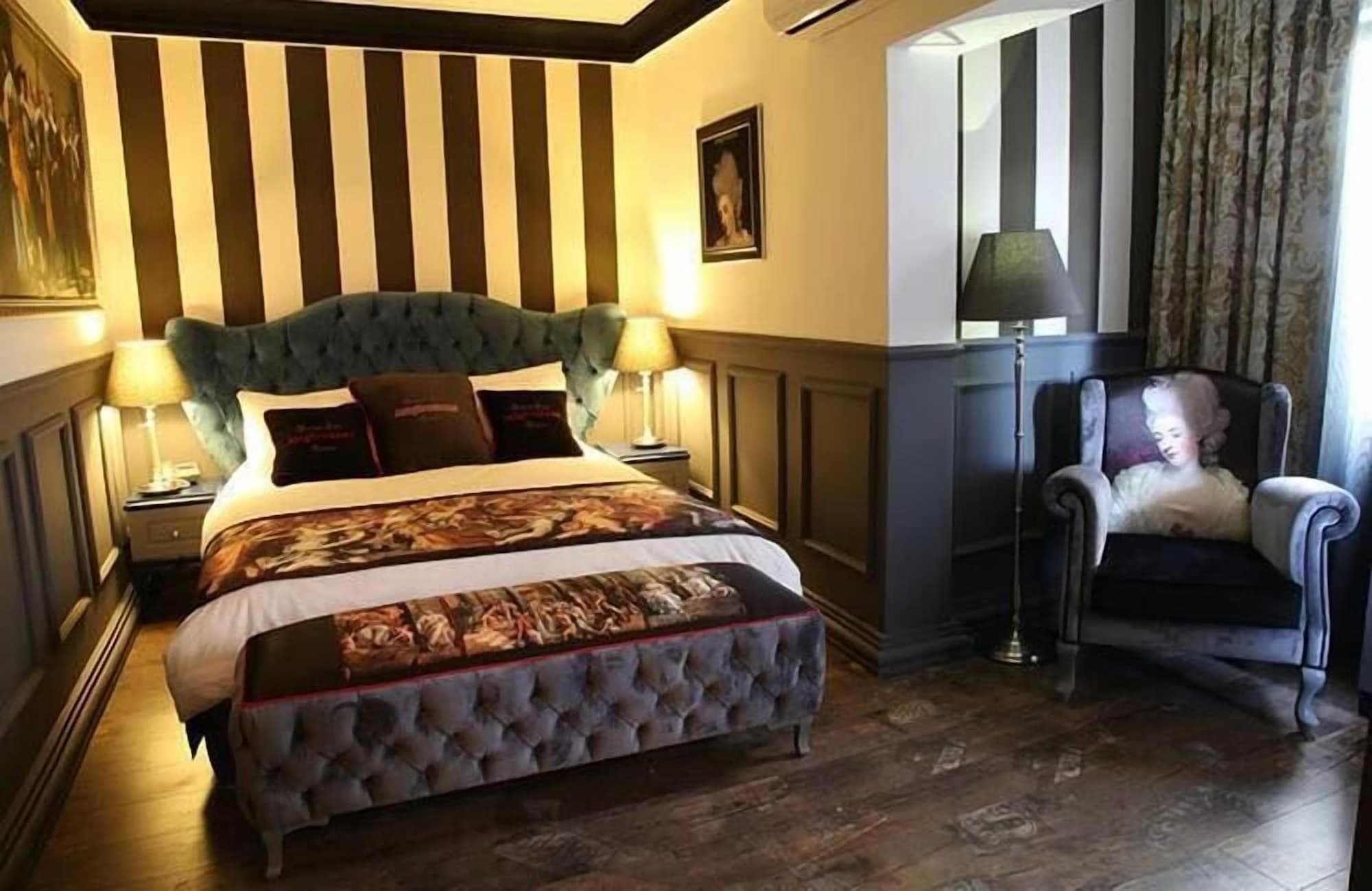 Art & Interiors Boutique Hotel — 12