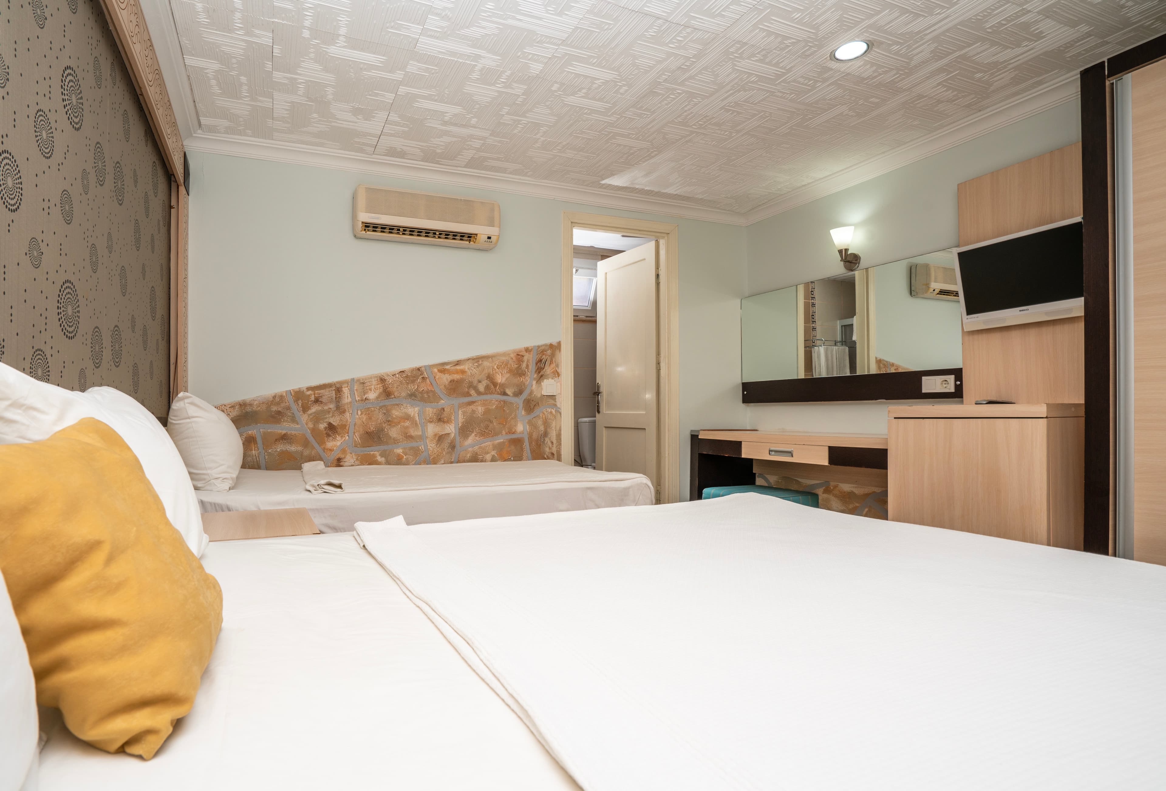 Aperion Beach  Hotel — 12