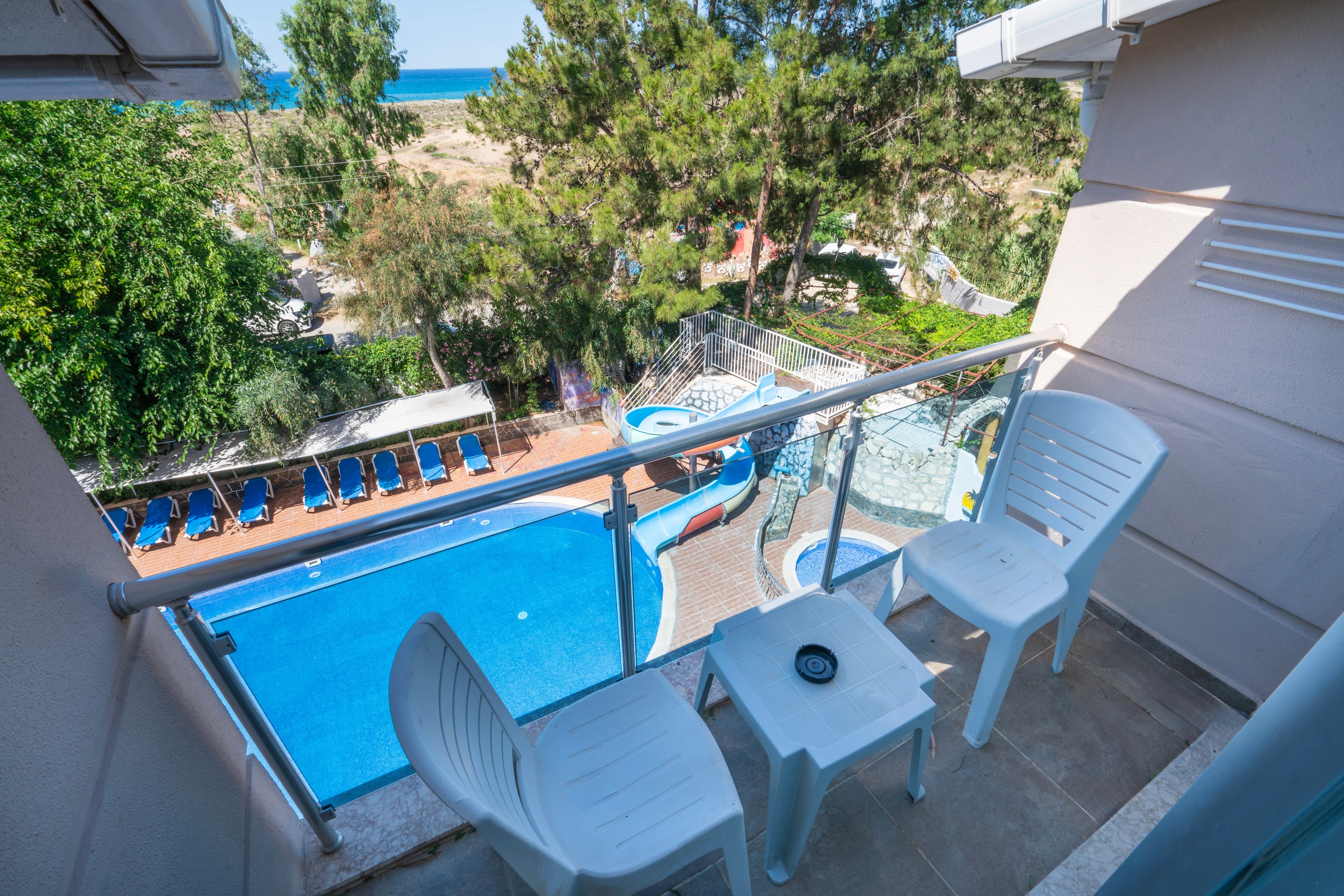 Aperion Beach  Hotel — 7